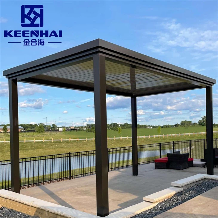 Pérgola com telhado e laterais